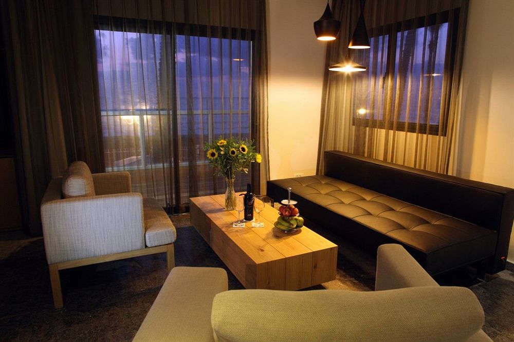 Jacob Sea Life Nahariya Hotel ภายนอก รูปภาพ